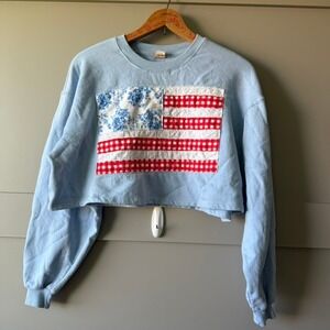 Messy Bun Just Chillin American Flag Cropped Sweatshirt Women Large Blue Patch